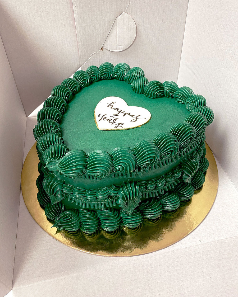 Design This Cake: Cake Size: Short | Cake Colour: Forest Green | Piping Style: Fancy | 1 Piping Colour: Forest Green | Add Heart Greeting Plaque